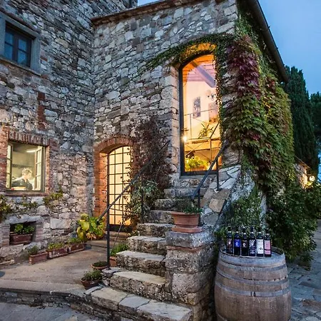 Borgo Livernano Çiftlik konaklama Radda in Chianti