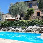 Lantgård Borgo Livernano *